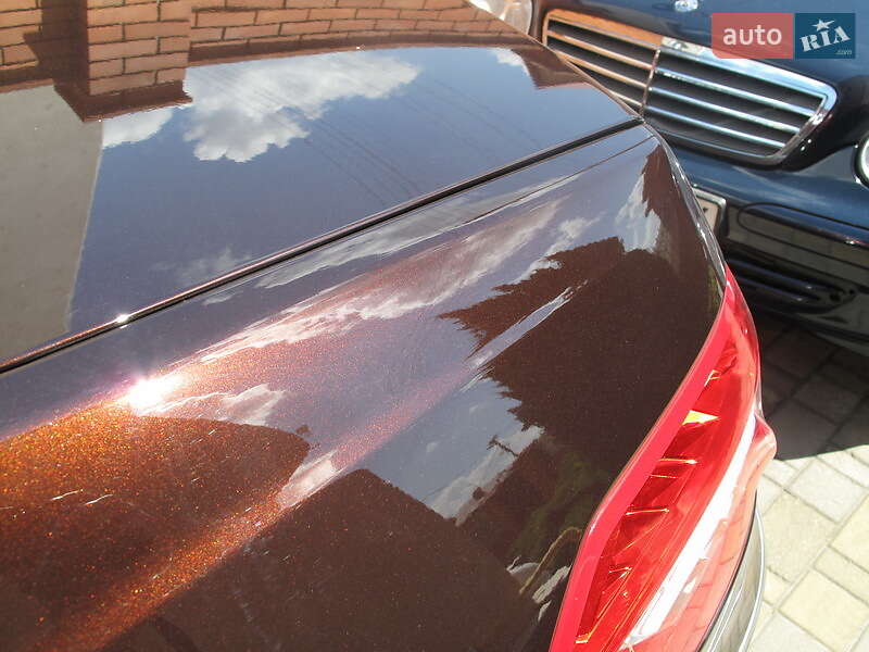 Седан Mercedes-Benz E-Class 2011 в Днепре