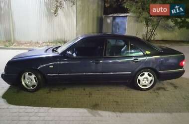 Седан Mercedes-Benz E-Class 1997 в Києві