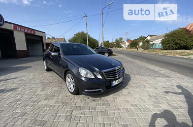 Седан Mercedes-Benz E-Class 2011 в Запоріжжі