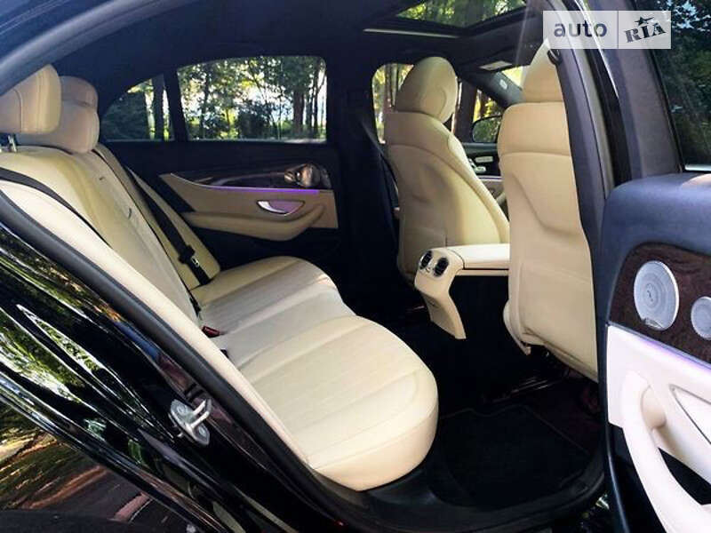 Седан Mercedes-Benz E-Class 2016 в Киеве