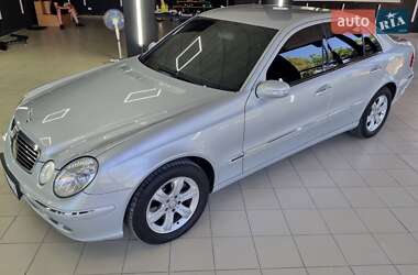 Седан Mercedes-Benz E-Class 2005 в Николаеве