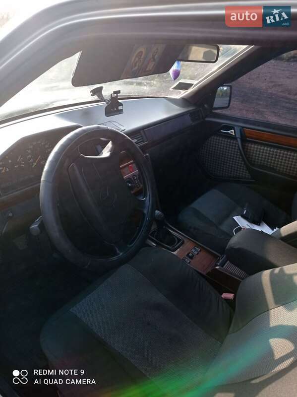 Седан Mercedes-Benz E-Class 1995 в Нововолинську фото 5 Седан Mercedes-Benz E-Class 1995 в Нововолинську