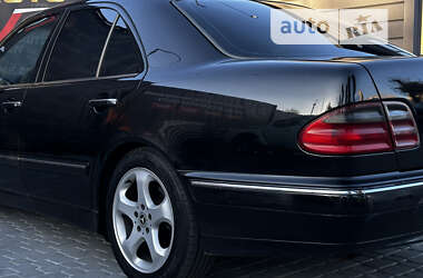 Седан Mercedes-Benz E-Class 2001 в 
