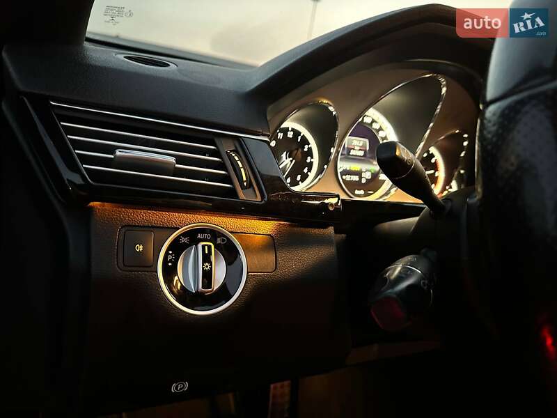 Седан Mercedes-Benz E-Class 2013 в Івано-Франківську
