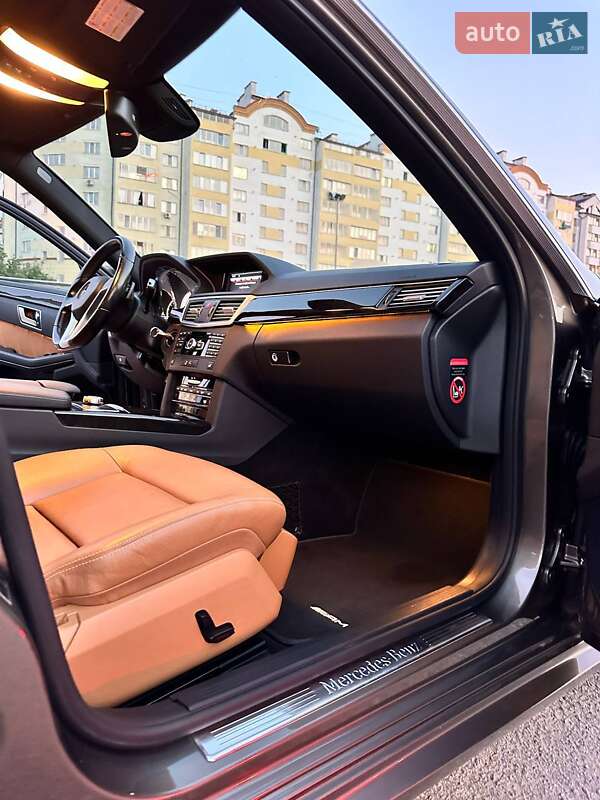 Седан Mercedes-Benz E-Class 2013 в Івано-Франківську
