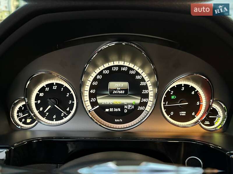 Седан Mercedes-Benz E-Class 2013 в Івано-Франківську