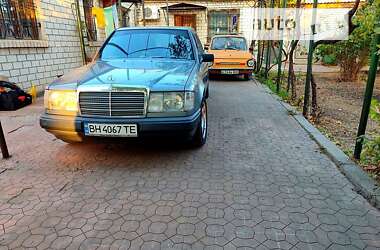 Седан Mercedes-Benz E-Class 1988 в Одесі