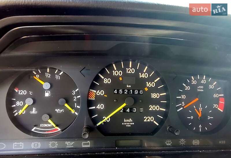 Седан Mercedes-Benz E-Class 1988 в Одессе