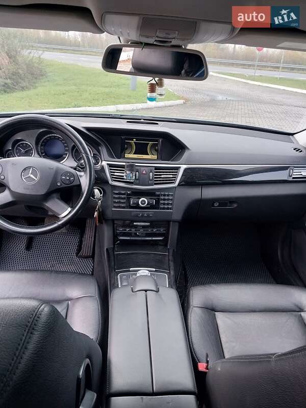 Седан Mercedes-Benz E-Class 2012 в Ковелі