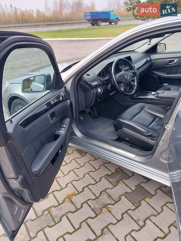 Седан Mercedes-Benz E-Class 2012 в Ковелі