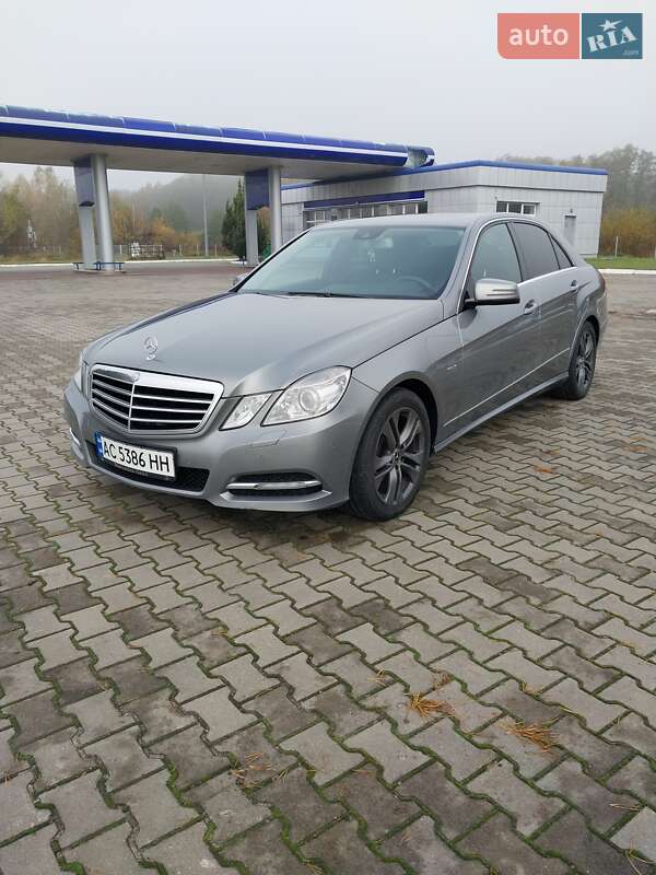 Mercedes-Benz E-Class 2012