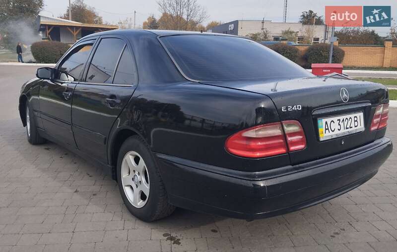 Седан Mercedes-Benz E-Class 2001 в Луцке