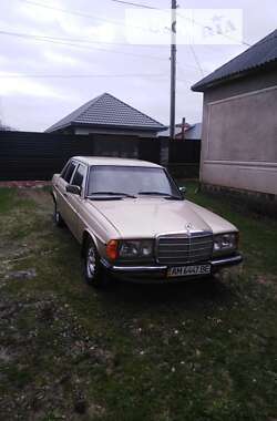 Седан Mercedes-Benz E-Class 1983 в Иршаве