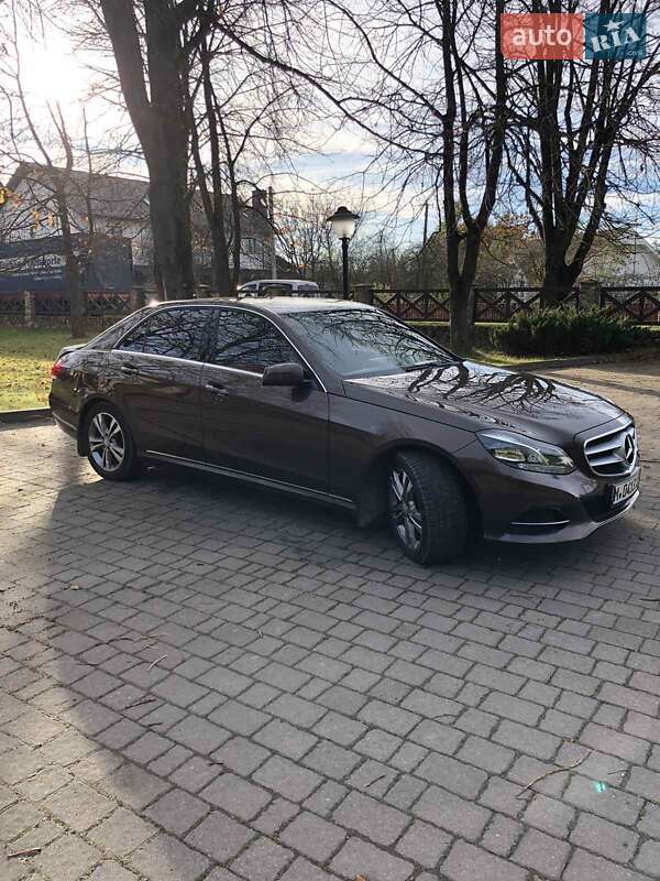 Седан Mercedes-Benz E-Class 2014 в Калуші