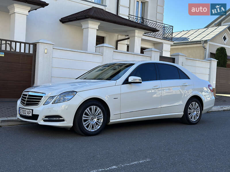 Седан Mercedes-Benz E-Class 2010 в Чернівцях фото 4 Седан Mercedes-Benz E-Class 2010 в Чернівцях