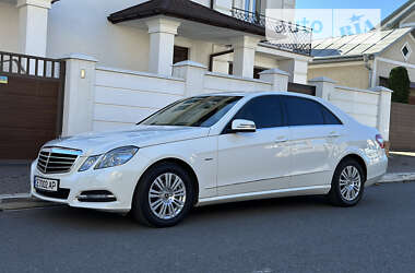 Седан Mercedes-Benz E-Class 2010 в Черновцах