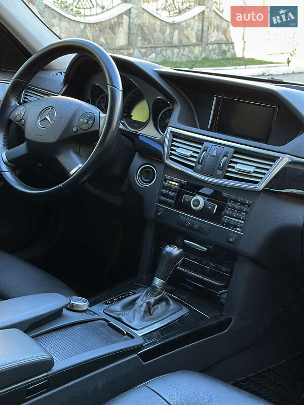 Седан Mercedes-Benz E-Class 2010 в Чернівцях фото 36 Седан Mercedes-Benz E-Class 2010 в Чернівцях