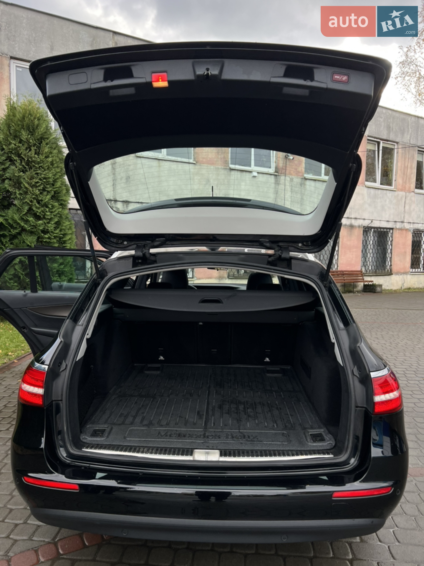 2016 Mercedes-Benz E-klasse - мініатюра 45