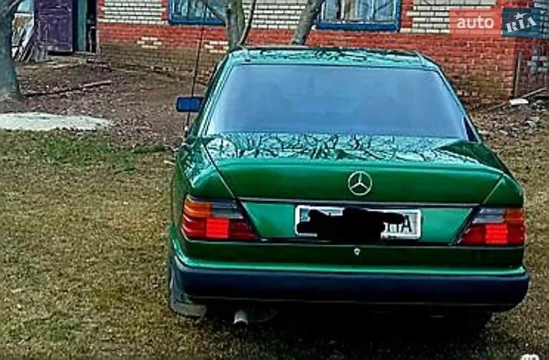 Седан Mercedes-Benz E-Class 1987 в Полтаві