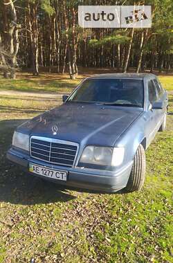 Седан Mercedes-Benz E-Class 1992 в Кам'янському