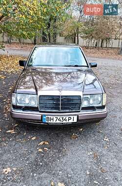 Седан Mercedes-Benz E-Class 1992 в Одесі