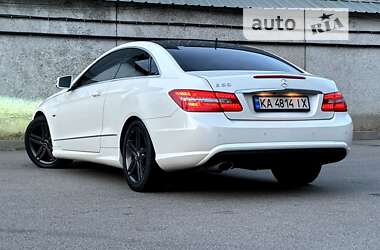 Купе Mercedes-Benz E-Class 2010 в 