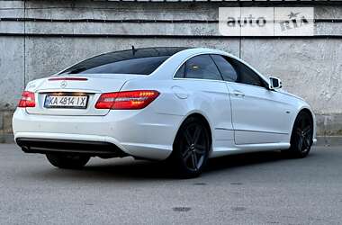 Купе Mercedes-Benz E-Class 2010 в 