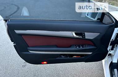 Купе Mercedes-Benz E-Class 2010 в 