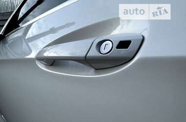 Купе Mercedes-Benz E-Class 2010 в 