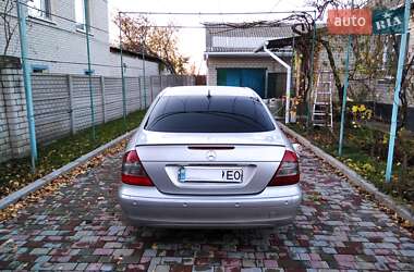 Седан Mercedes-Benz E-Class 2003 в Александрие