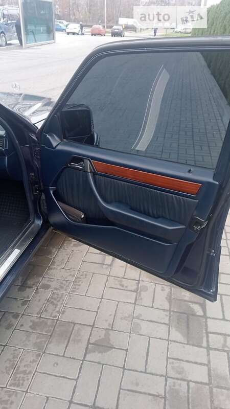Седан Mercedes-Benz E-Class 1994 в Рогатині