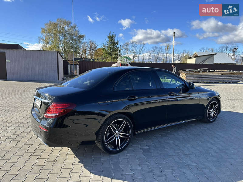 Седан Mercedes-Benz E-Class 2018 в Чернівцях