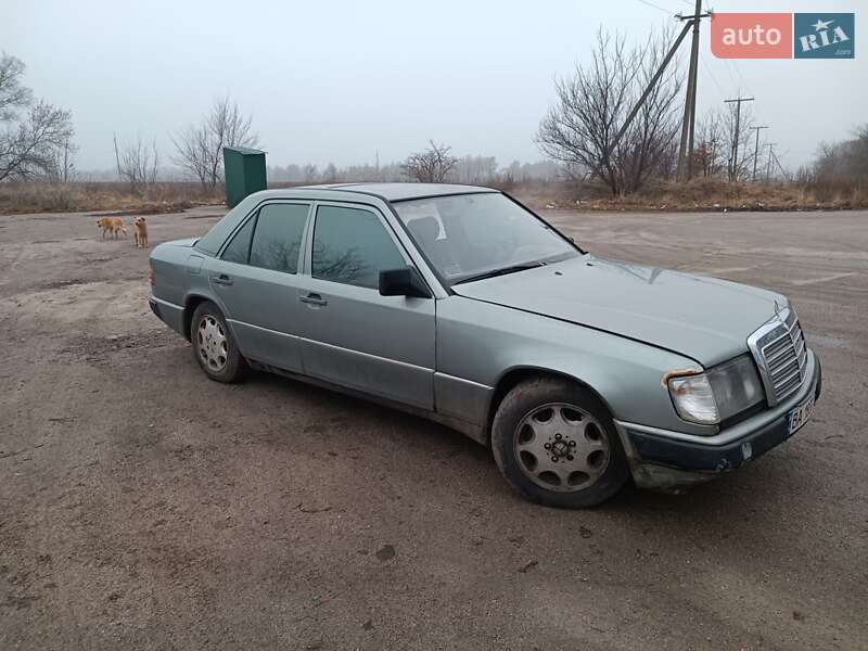 Седан Mercedes-Benz E-Class 1987 в Кропивницькому