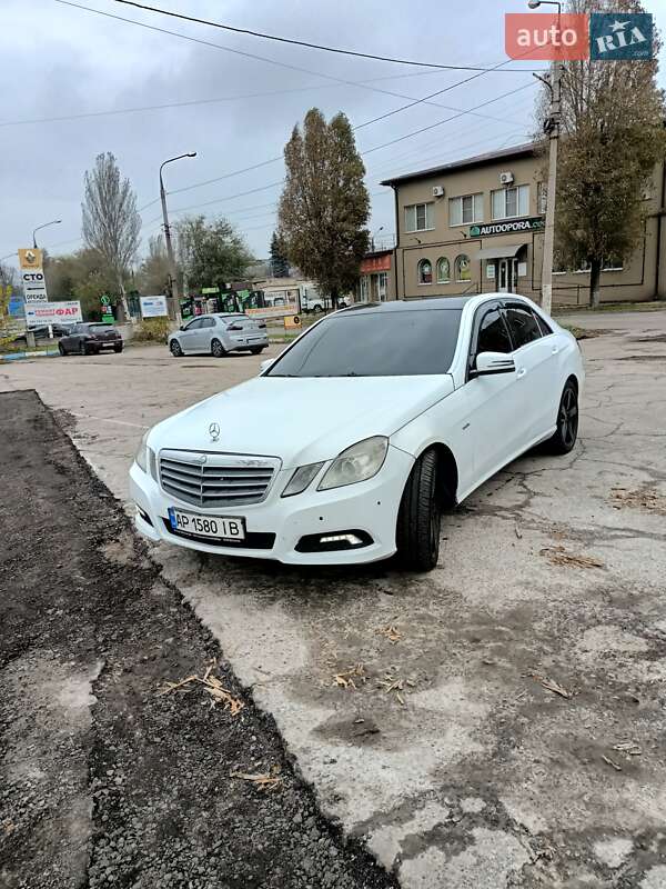Mercedes-Benz E-Class 2010