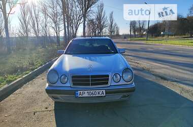 Седан Mercedes-Benz E-Class 1995 в Запорожье