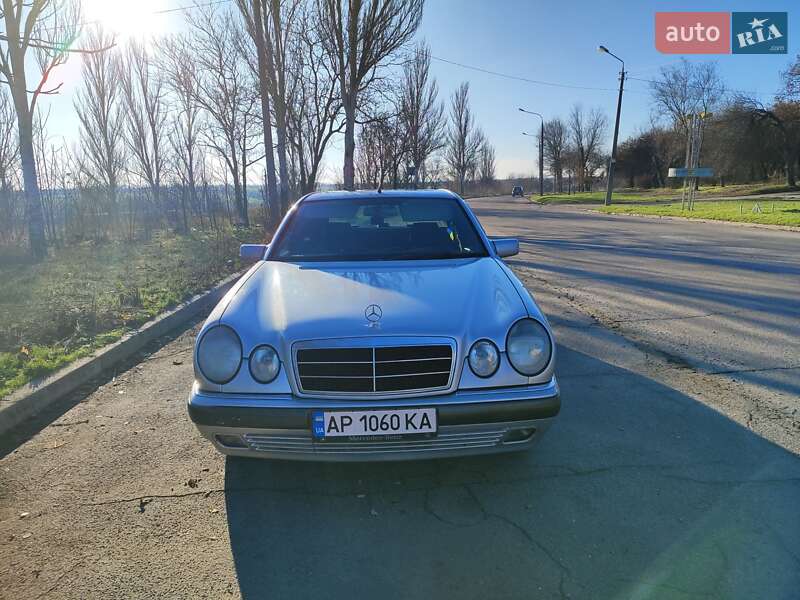 Mercedes-Benz E-Class 1995