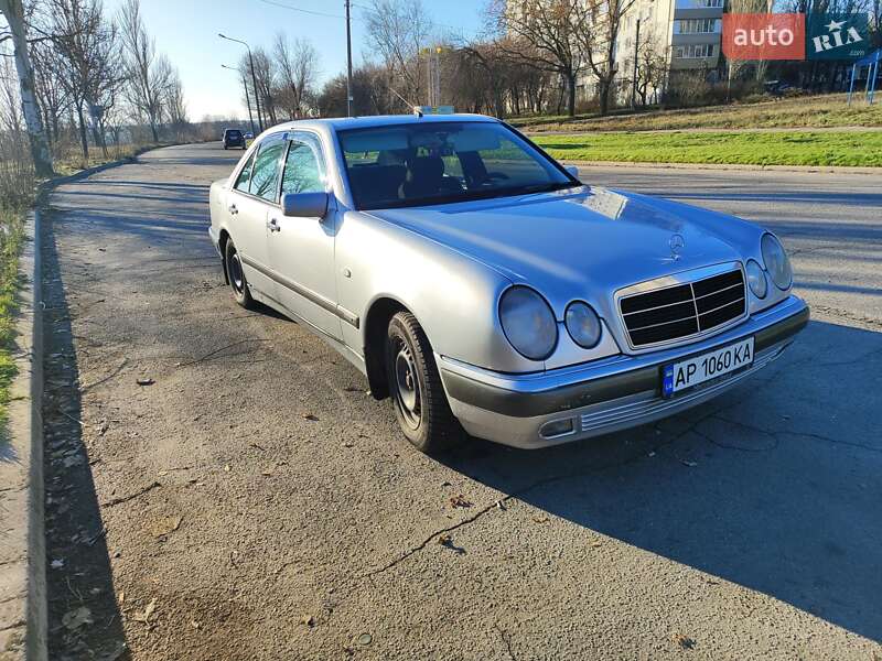Седан Mercedes-Benz E-Class 1995 в Запоріжжі