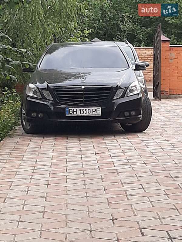 Mercedes-Benz E-Class 2011