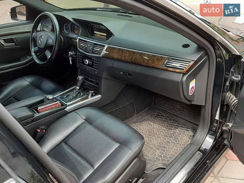 Седан Mercedes-Benz E-Class 2011 в Одессе