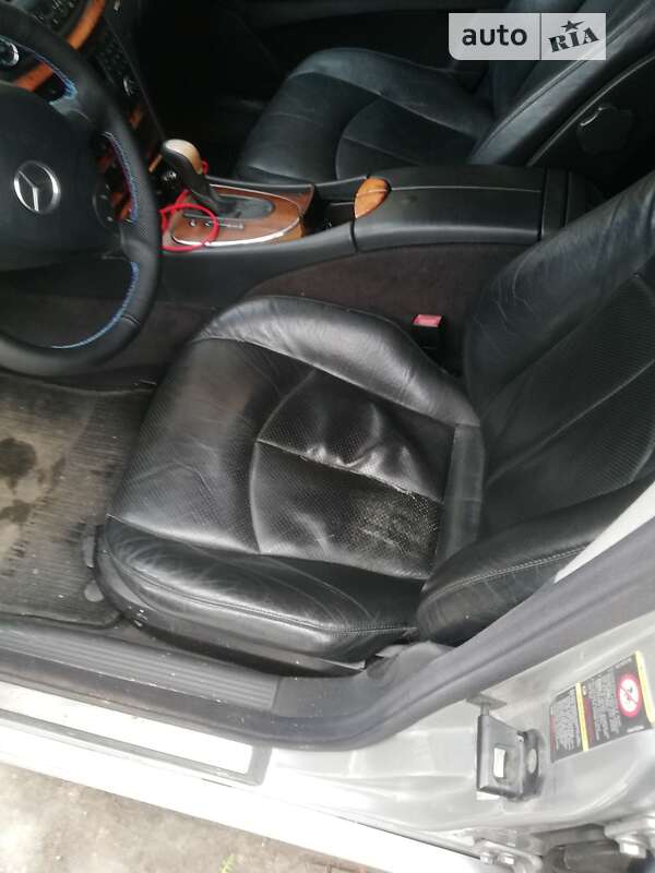 Седан Mercedes-Benz E-Class 2002 в Черновцах