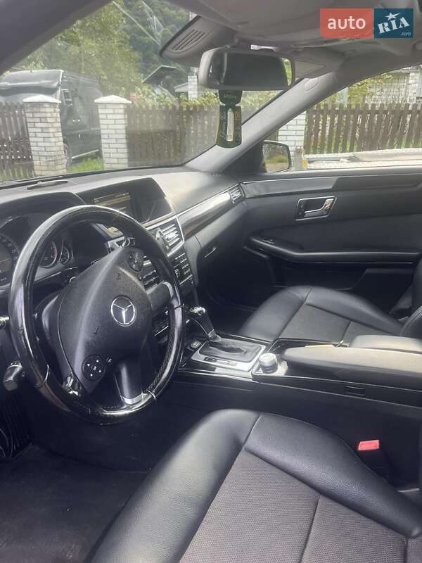 Универсал Mercedes-Benz E-Class 2011 в Межгорье
