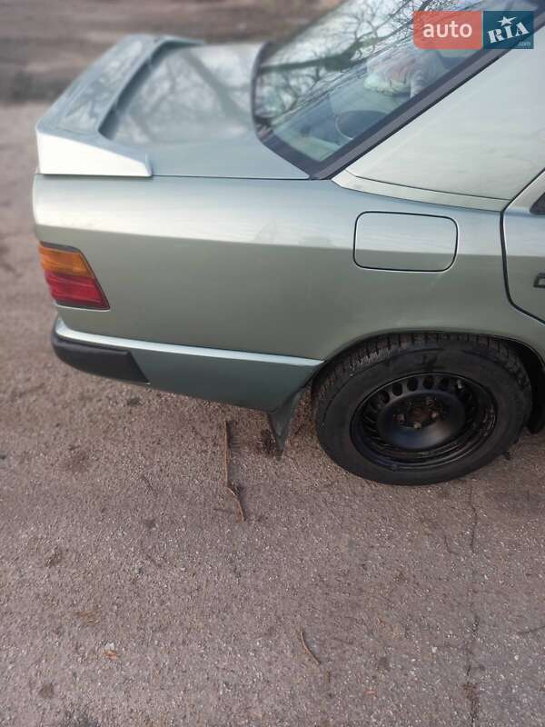 Седан Mercedes-Benz E-Class 1986 в Одессе