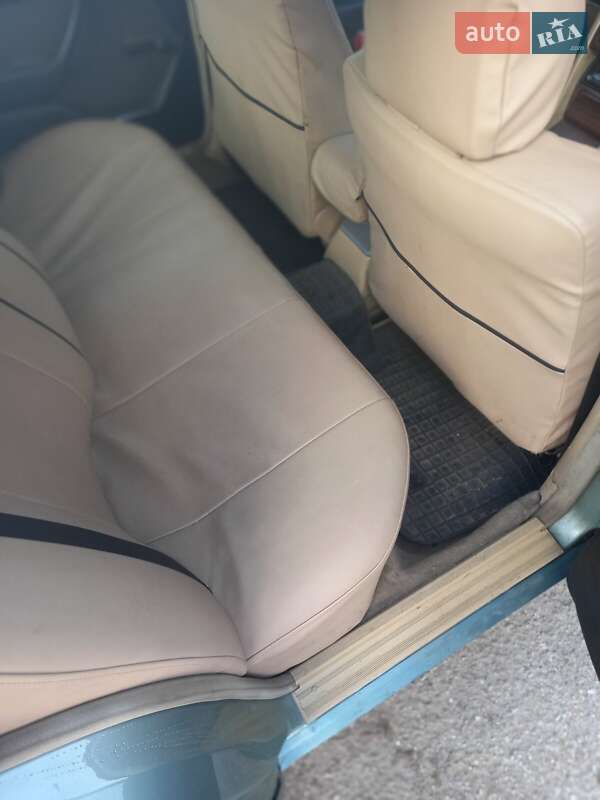 Седан Mercedes-Benz E-Class 1986 в Одессе