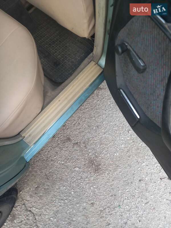 Седан Mercedes-Benz E-Class 1986 в Одессе