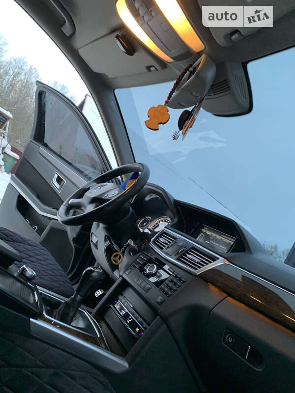 Седан Mercedes-Benz E-Class 2012 в Хмельницькому