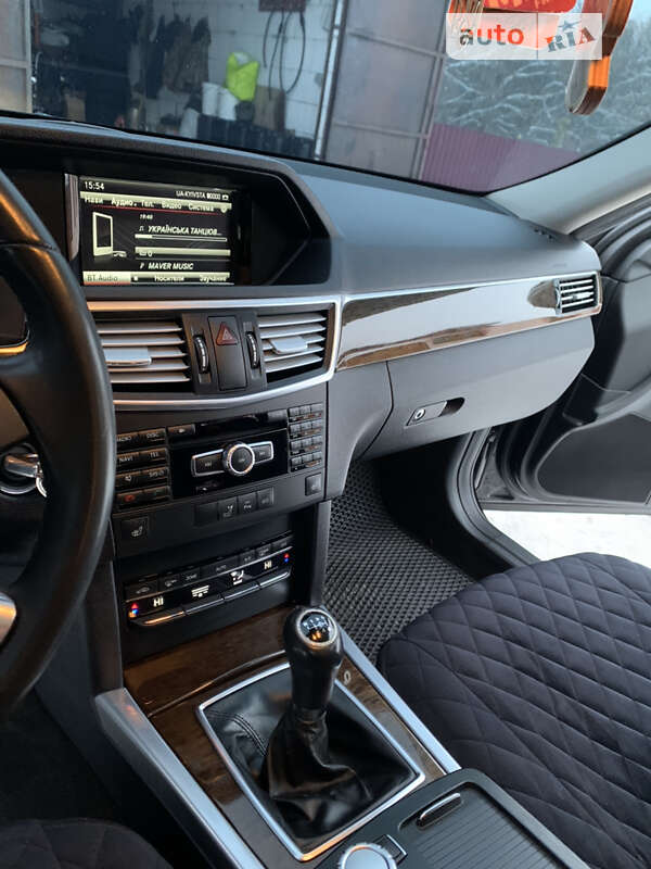 Седан Mercedes-Benz E-Class 2012 в Хмельницькому