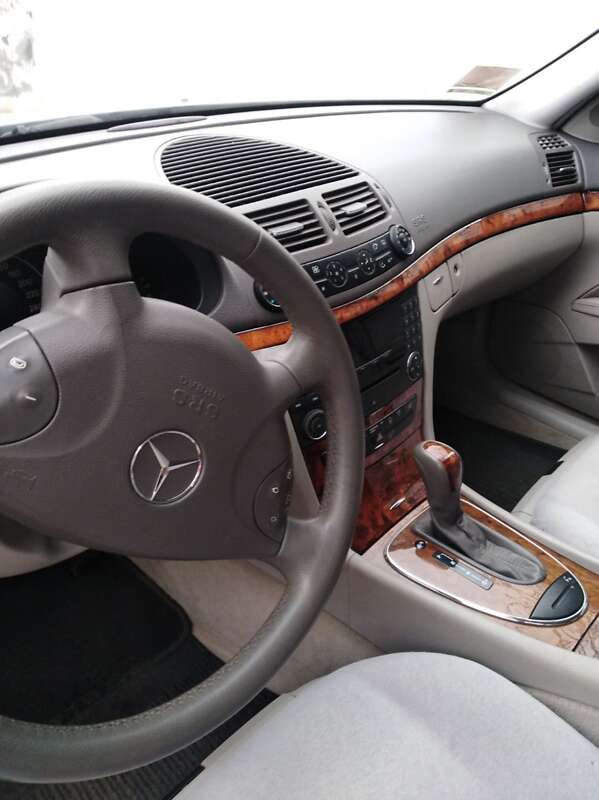 Седан Mercedes-Benz E-Class 2003 в Кривом Роге