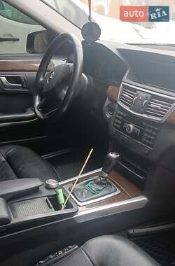 Седан Mercedes-Benz E-Class 2012 в 
