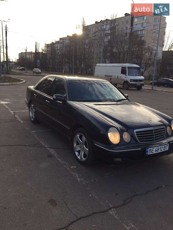 Седан Mercedes-Benz E-Class 2000 в Николаеве