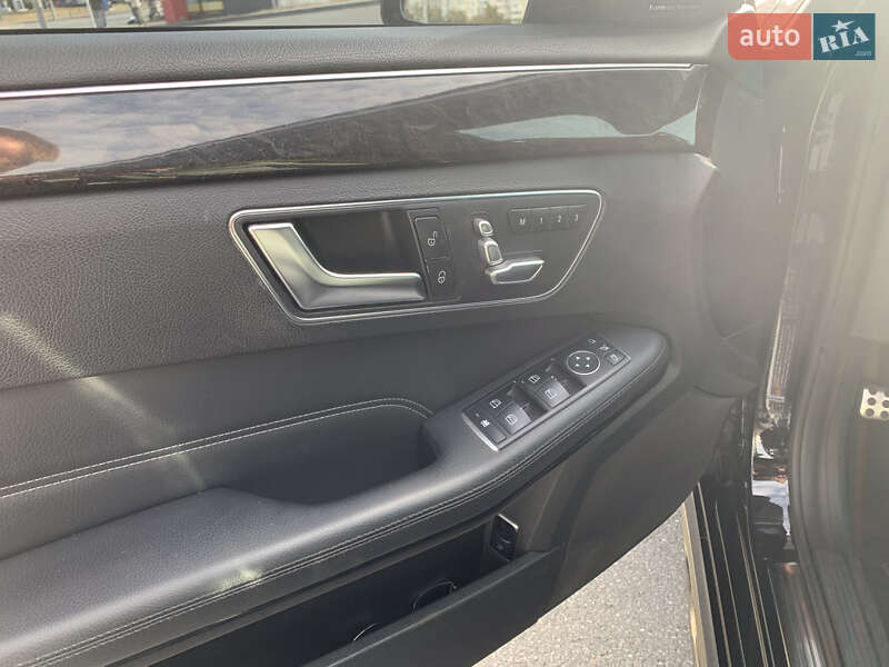 Седан Mercedes-Benz E-Class 2015 в Києві